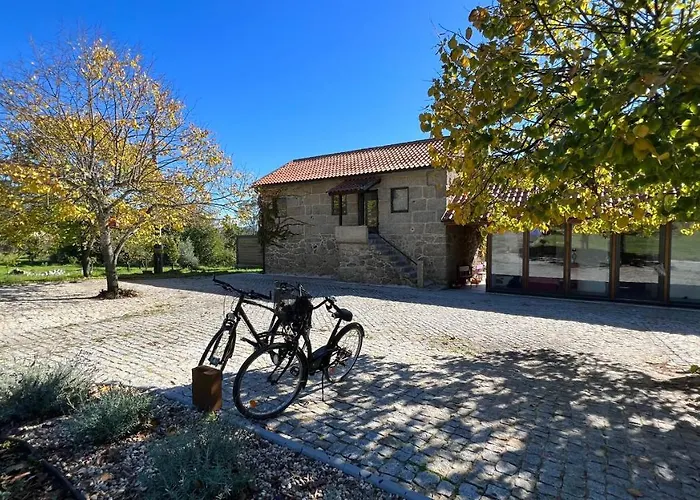 Casas Do Pinheiro Grande * Fornos de Algodres